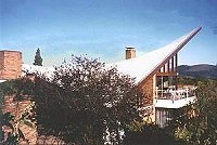 Roof in the shape of a hyperbolic paraboloid