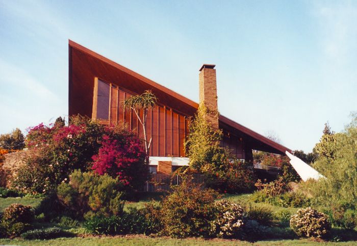 Bruynzeel House