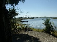 Sie steigen ins Wasser